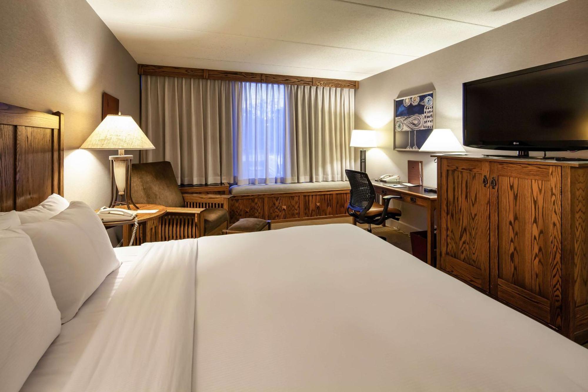ดับเบิ้ลทรีบายฮิลตันโฮเต็ล ลิเบอร์ตี้วิลล์มันเดเลน Hotel Mundelein ภายนอก รูปภาพ