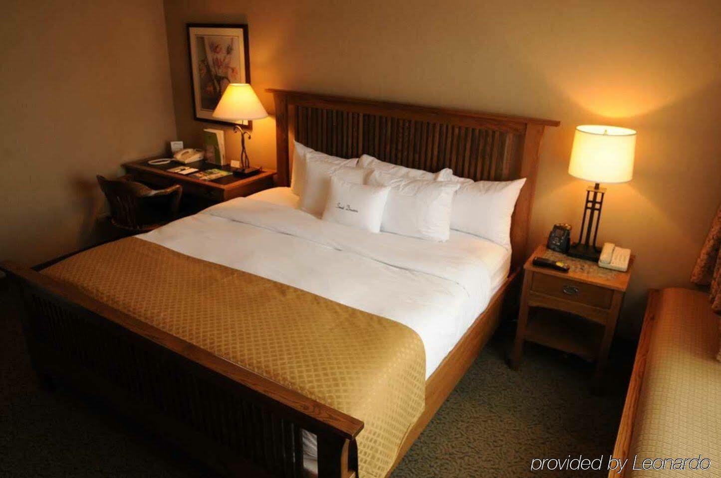 ดับเบิ้ลทรีบายฮิลตันโฮเต็ล ลิเบอร์ตี้วิลล์มันเดเลน Hotel Mundelein ภายนอก รูปภาพ